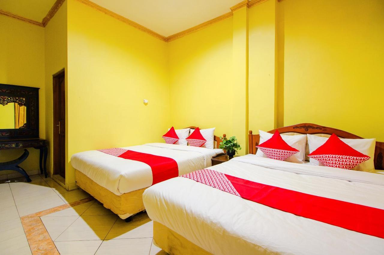 Oyo 1770 Hotel Mawar Saron 2 Kejayan Kültér fotó