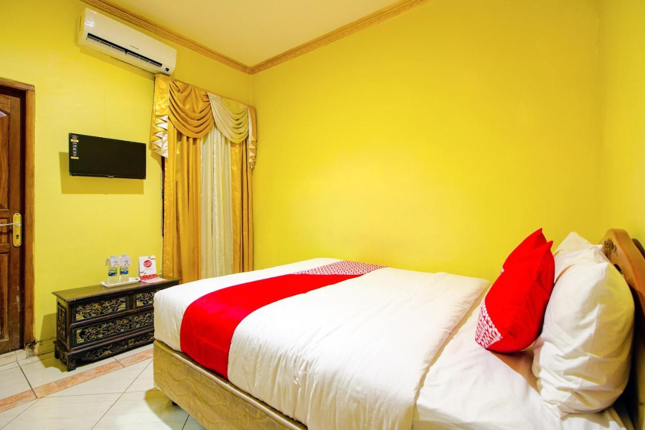 Oyo 1770 Hotel Mawar Saron 2 Kejayan Kültér fotó